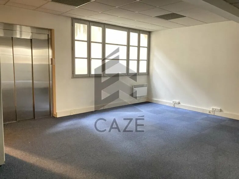 Office in Bordeaux to rent - Interior Photo - Image 2 of 4