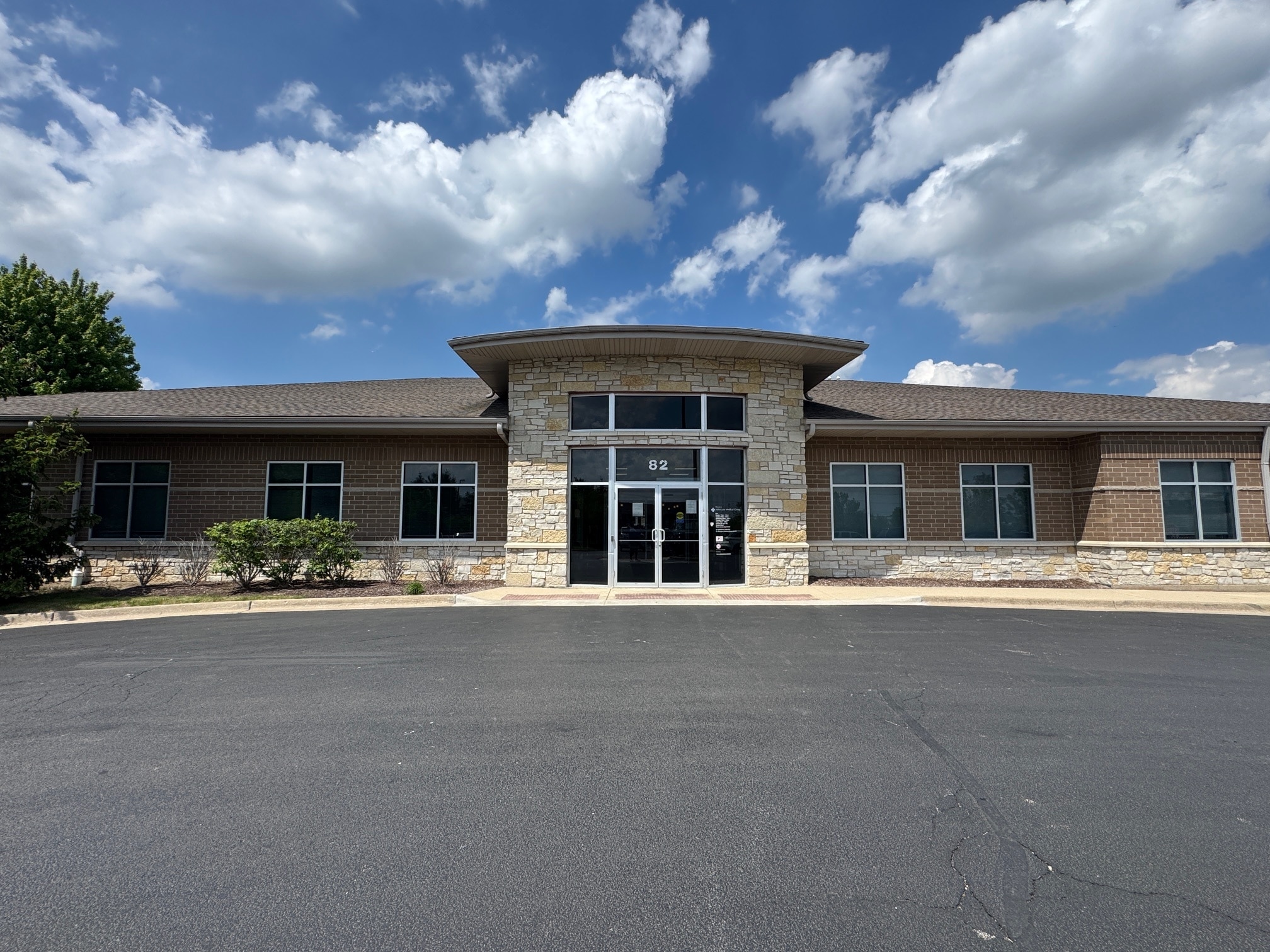 82 Miller Dr, North Aurora, IL to rent Building Photo- Image 1 of 10