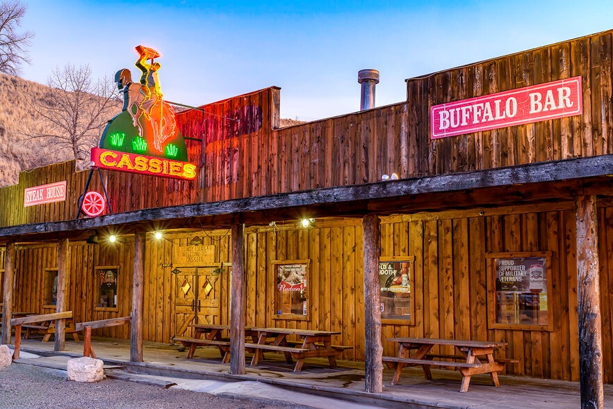 214 Yellowstone Ave, Cody, WY for sale - Building Photo - Image 1 of 58