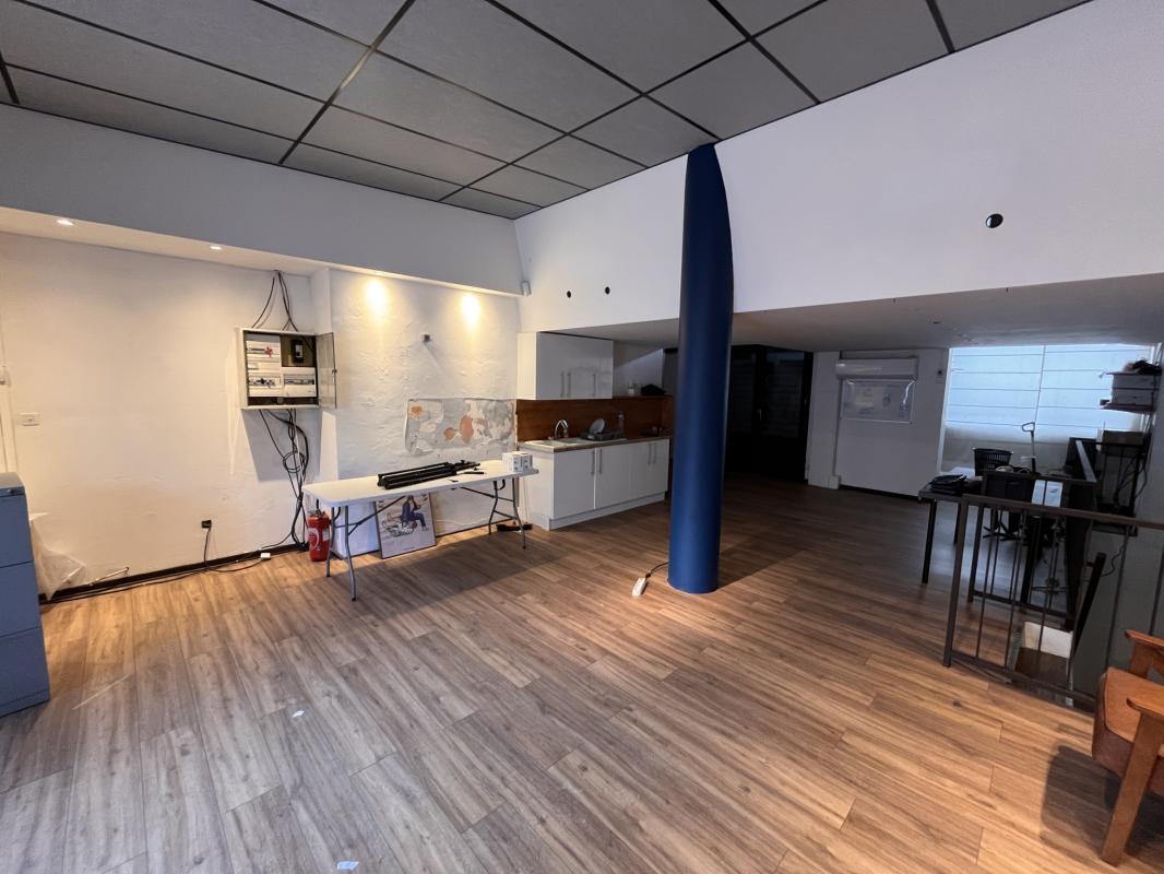 Retail in Toulon for sale Interior Photo- Image 1 of 10