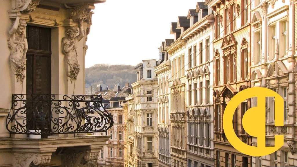 Retail in Lyon to rent Building Photo- Image 1 of 2