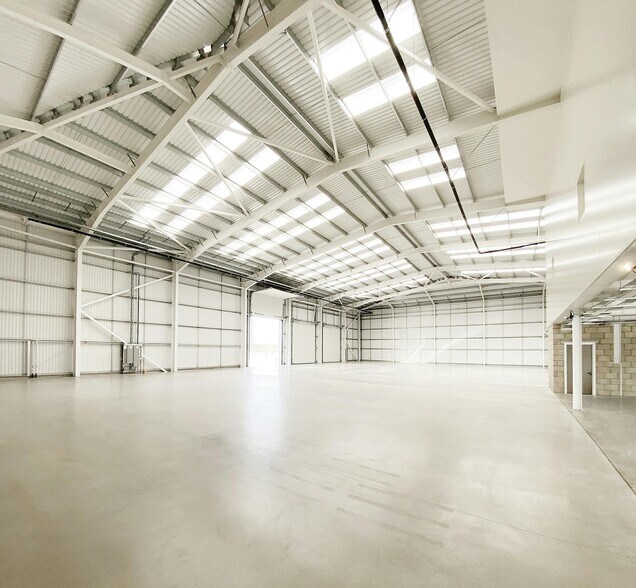 Unit 4 Catalyst Park, Coronation Rd, Birmingham to rent - Building Photo - Image 2 of 4