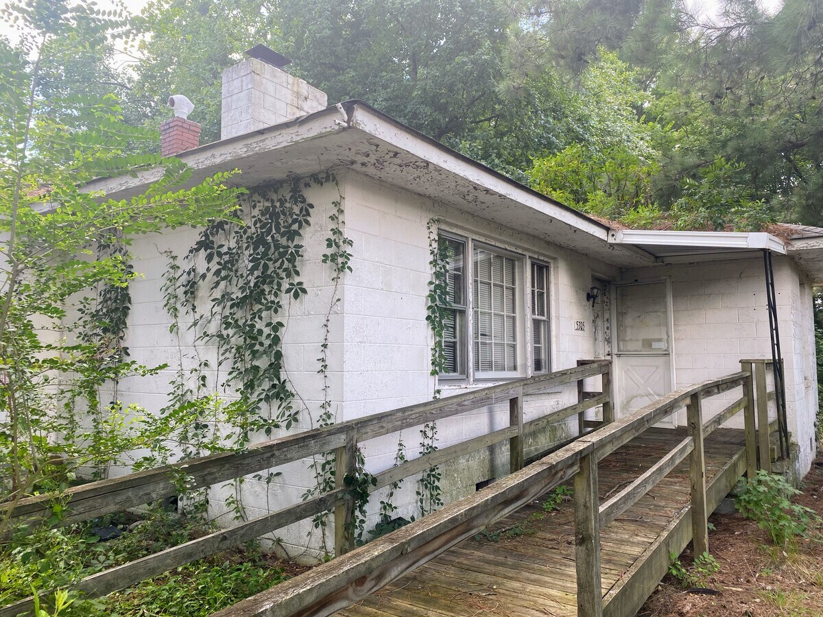 5271 Nine Mile Rd, Richmond 23223 5305 Nine Mile Road, Richmond, VA