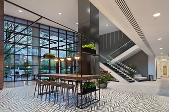 11190 Sunrise Valley Dr, Reston, VA to rent Interior Photo- Image 2 of 13