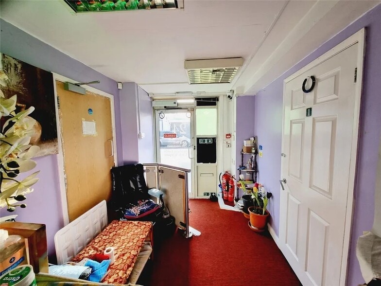 24-25 Oxford St, Kidderminster for sale - Interior Photo - Image 3 of 9