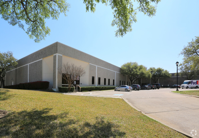 1720-1750 Hurd Dr, Irving, TX for rent - Building Photo - Image 1 of 13