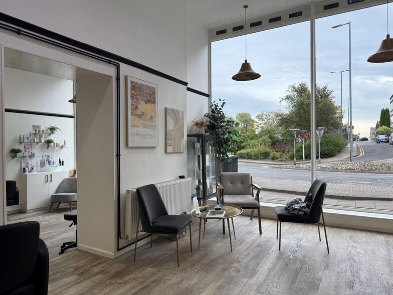 42-44 Vicar St, Falkirk to rent - Building Photo - Image 3 of 5