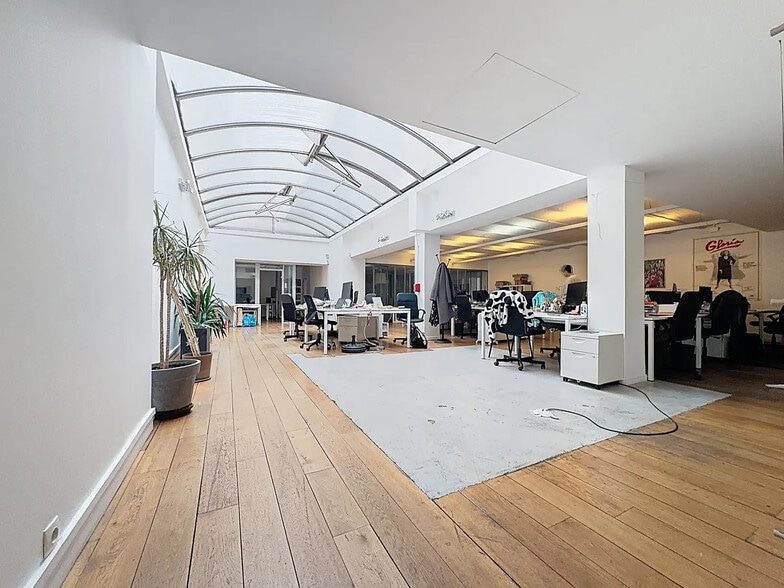 Build-to-Rent in Paris for sale - Interior Photo - Image 1 of 19