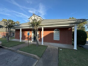 6622 Kirby Center Cv, Memphis, TN for rent Building Photo- Image 1 of 11