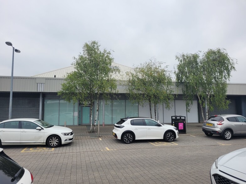 27 Cowglen Rd, Glasgow to rent - Building Photo - Image 2 of 7