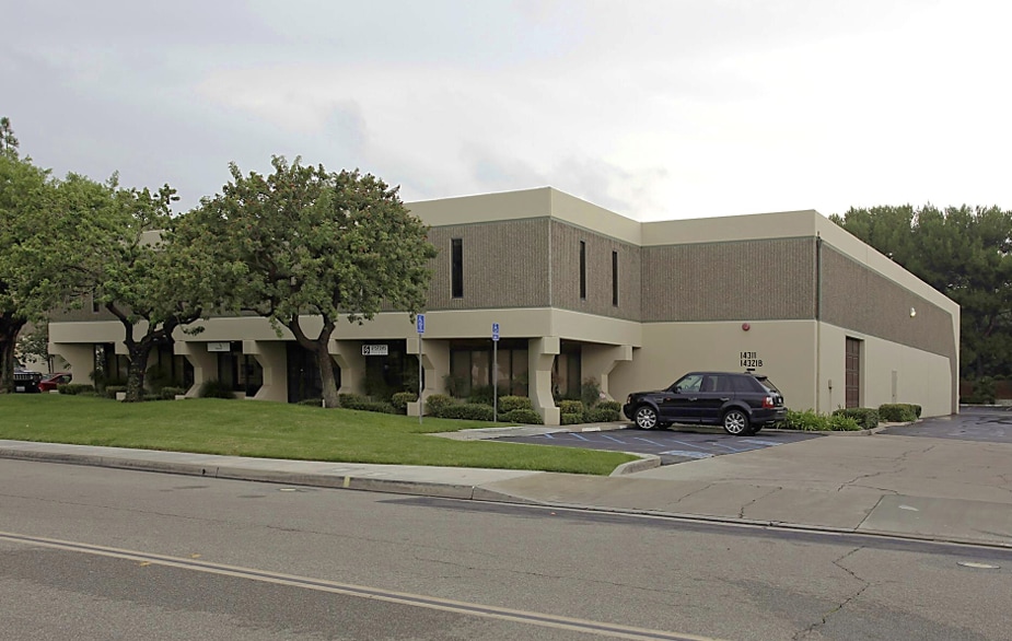 14311-14331 Chambers Rd, Tustin, CA for rent Building Photo- Image 1 of 2