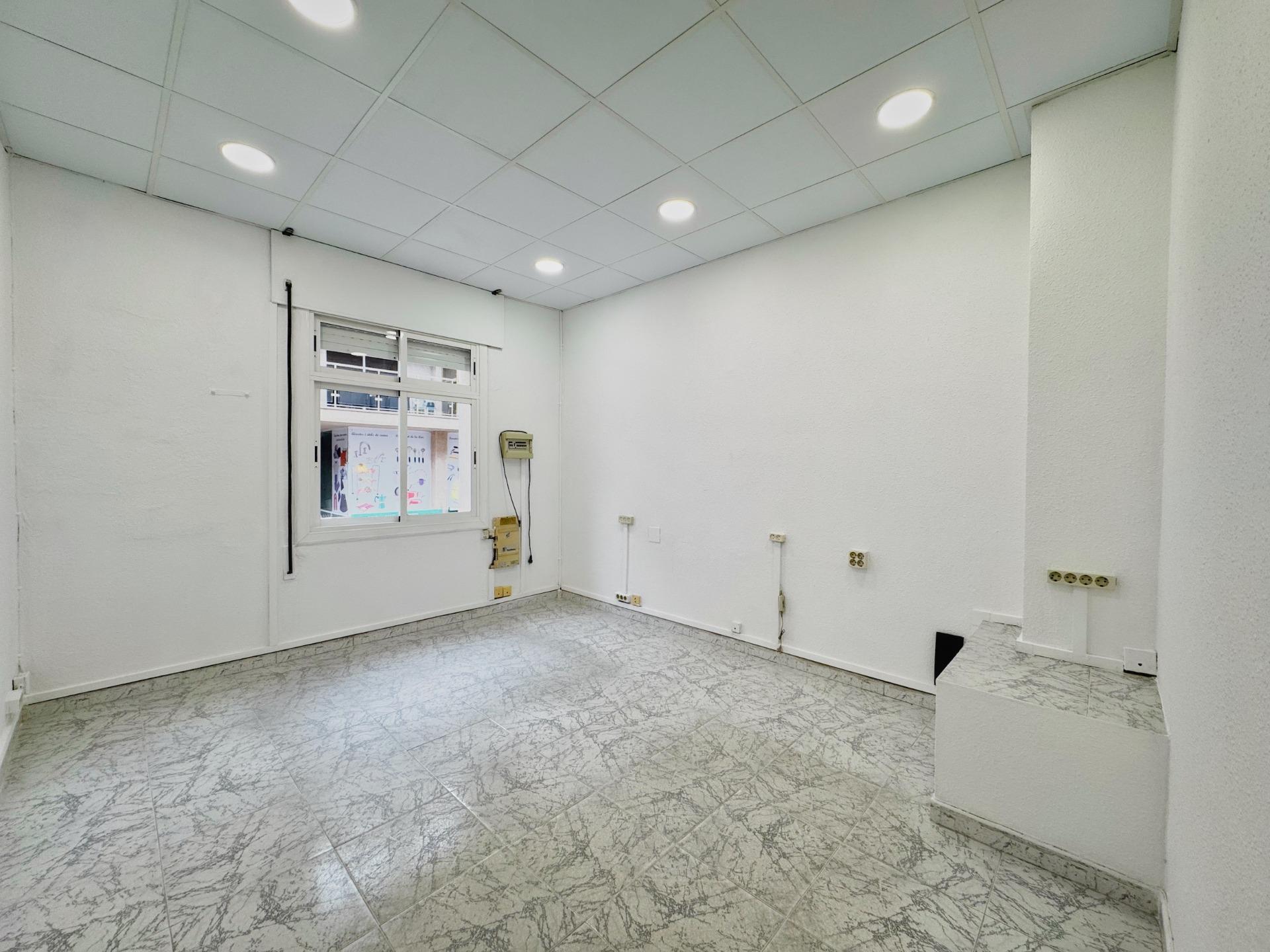 Office in Sant Andreu de la Barca, Barcelona to rent Primary Photo- Image 1 of 2