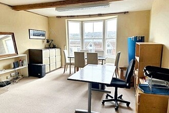 121-124 High St, Marlborough to rent Interior Photo- Image 1 of 5