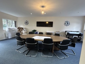 St Piers Ln, Lingfield to rent Interior Photo- Image 1 of 3