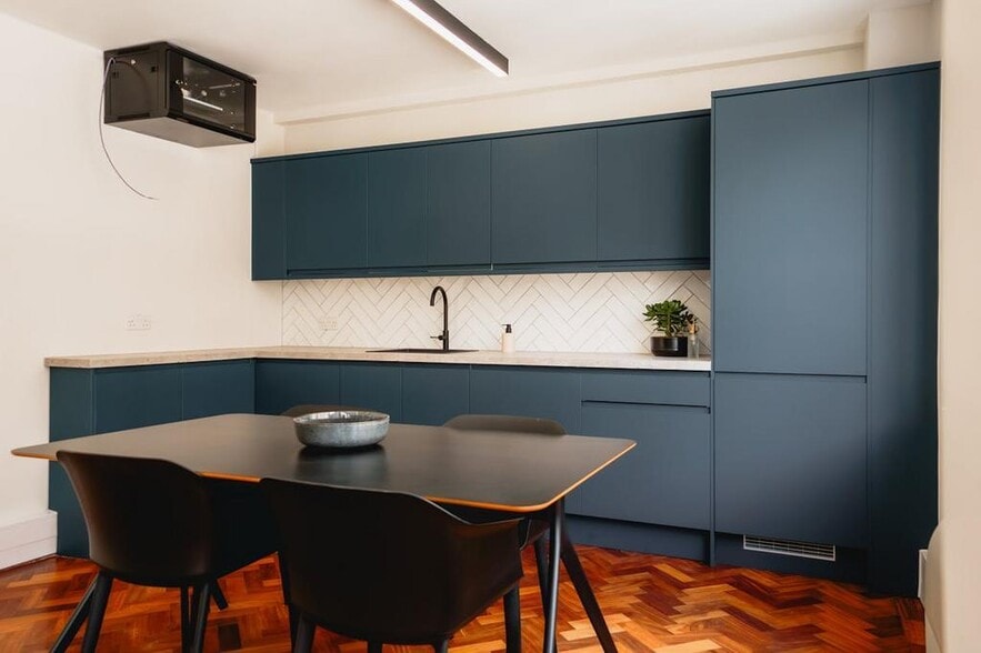 307-308 High Holborn, London to rent - Interior Photo - Image 3 of 38