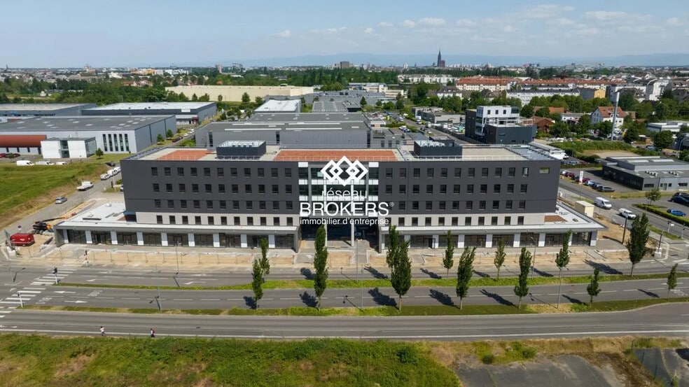 Retail in Strasbourg to rent - Building Photo - Image 3 of 7