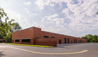 100-166 Business Center Dr, Reisterstown, MD for rent Building Photo- Image 1 of 1