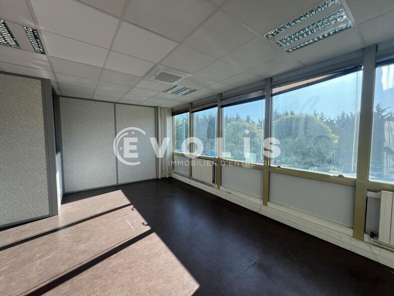 Office in Villiers-sur-Marne to rent - Interior Photo - Image 2 of 6
