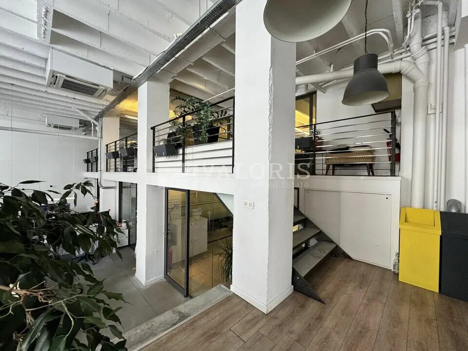 Office in Lyon to rent Building Photo- Image 1 of 8