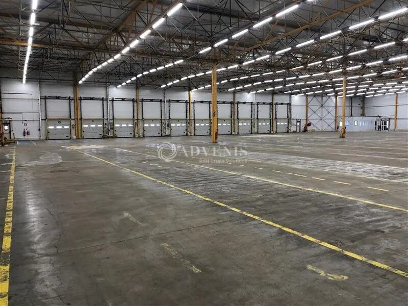 Industrial in Tremblay-en-France to rent Interior Photo- Image 1 of 8