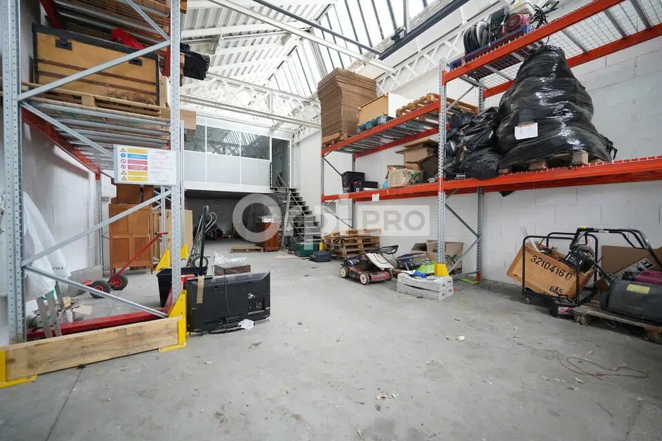 Light Industrial in Vénissieux to rent Interior Photo- Image 1 of 5