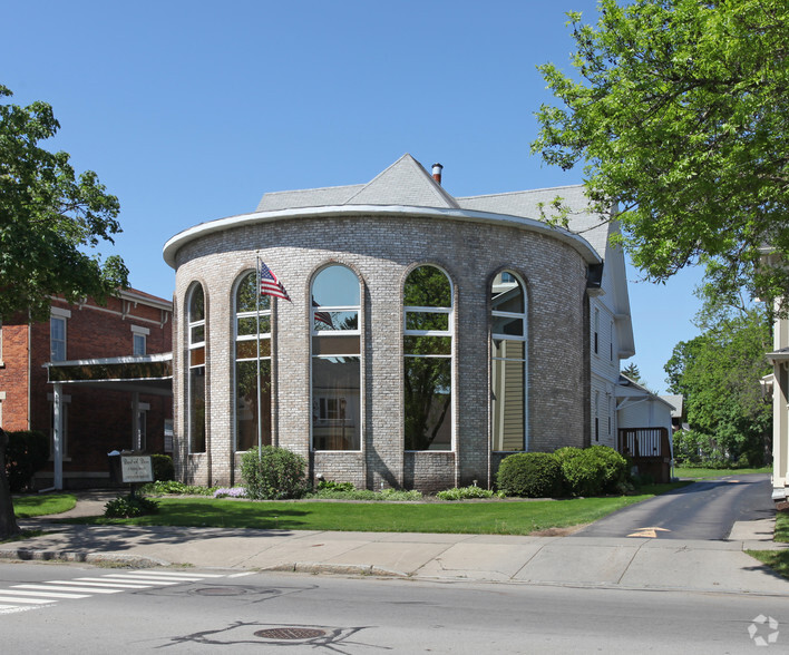 76 S Main St, Fairport, NY for sale - Primary Photo - Image 1 of 15