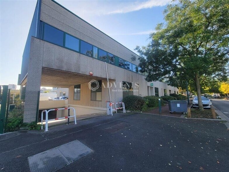 Light Industrial in Gennevilliers to rent - Building Photo - Image 3 of 7