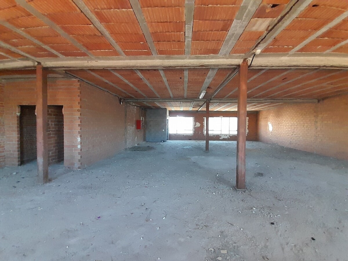 Madrid, MAD 28031 - Unit A -  - Floor Plan - Image 1 of 5