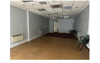 24-24a Chapel Ash, Wolverhampton to rent Interior Photo- Image 2 of 3