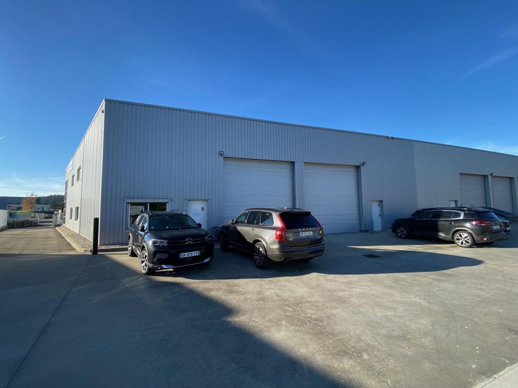 Light Industrial in Vourles to rent Building Photo- Image 1 of 9