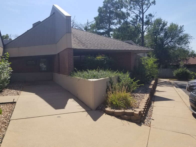 8811 E Reno Ave, Midwest City, OK for sale - Building Photo - Image 1 of 8