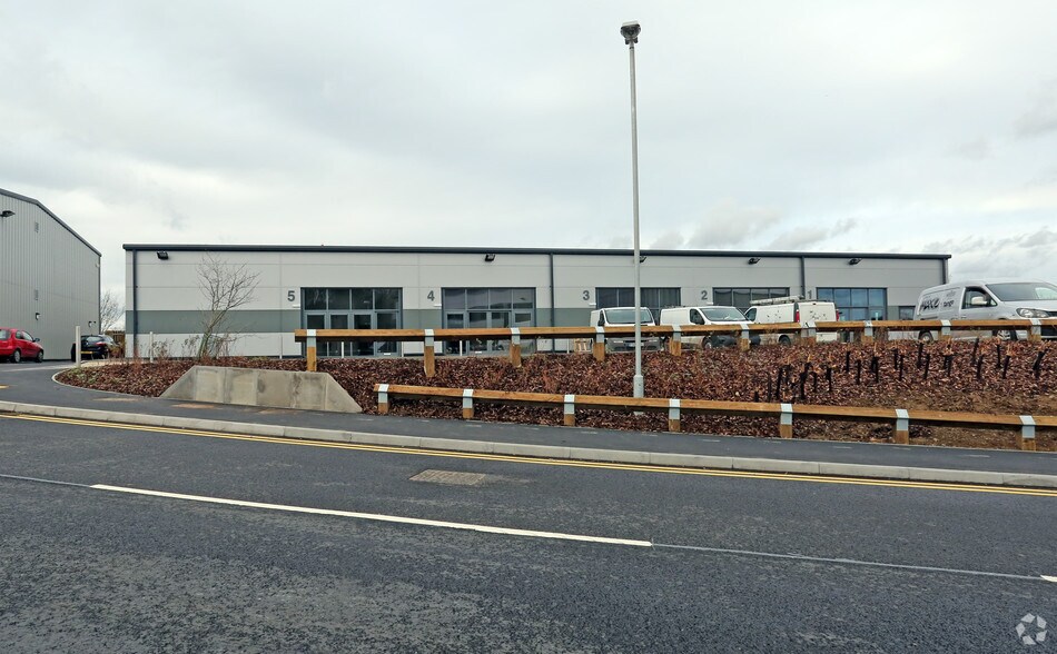 Brackmills Trade Park, Caswell Rd, Northampton NN4 7PW Industrial for