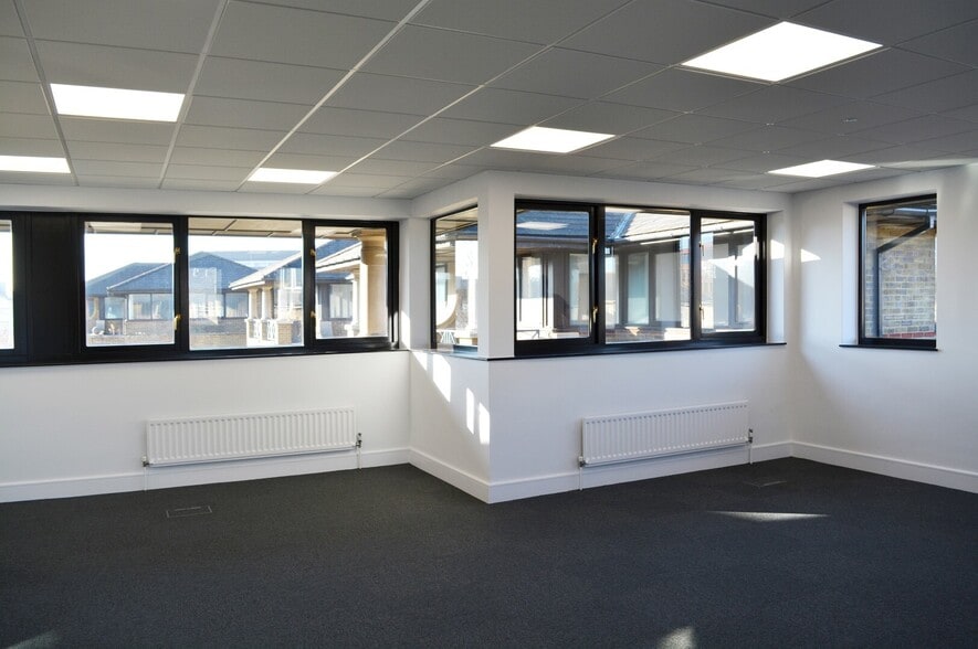 29 Union St, Maidstone to rent - Building Photo - Image 2 of 7
