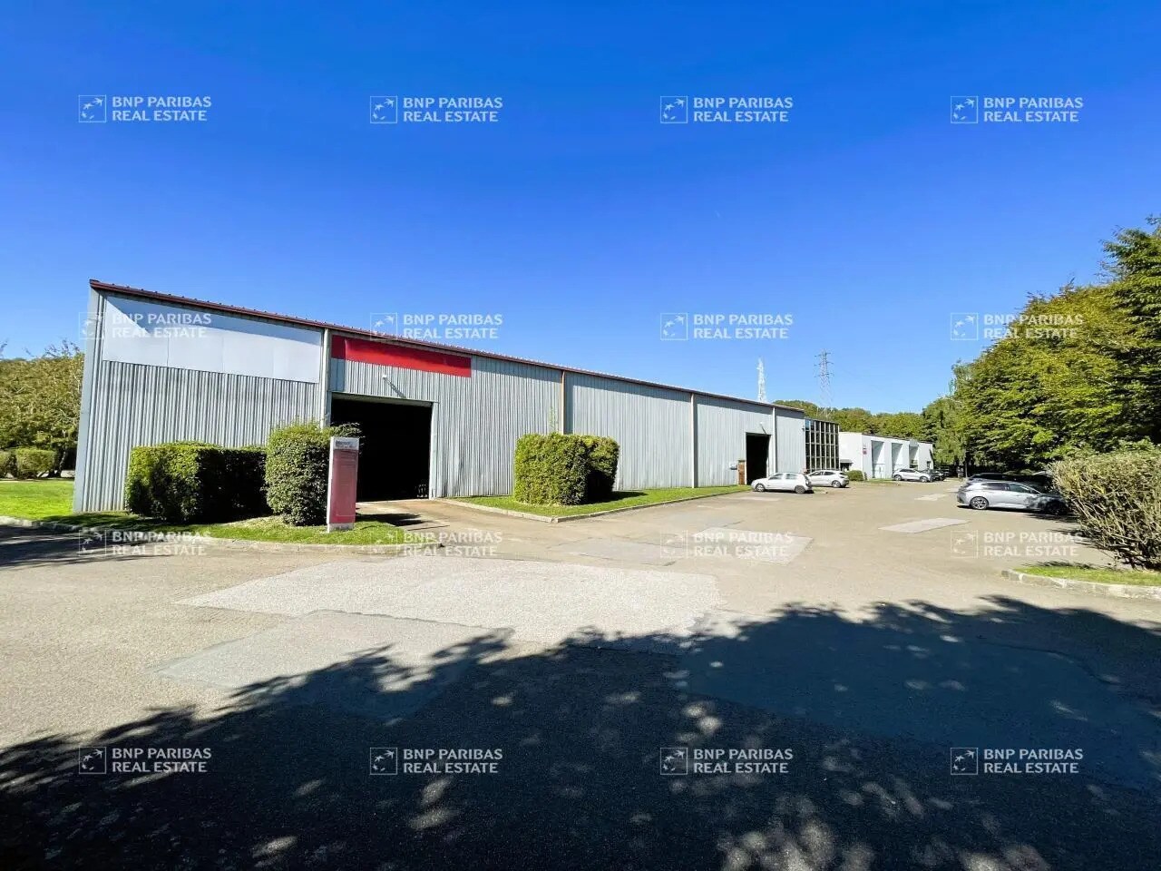 Office in Trappes to rent Primary Photo- Image 1 of 25