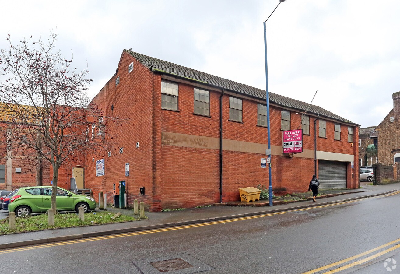 810 Crown Ln, Stourbridge, WMD DY8 1YA UK