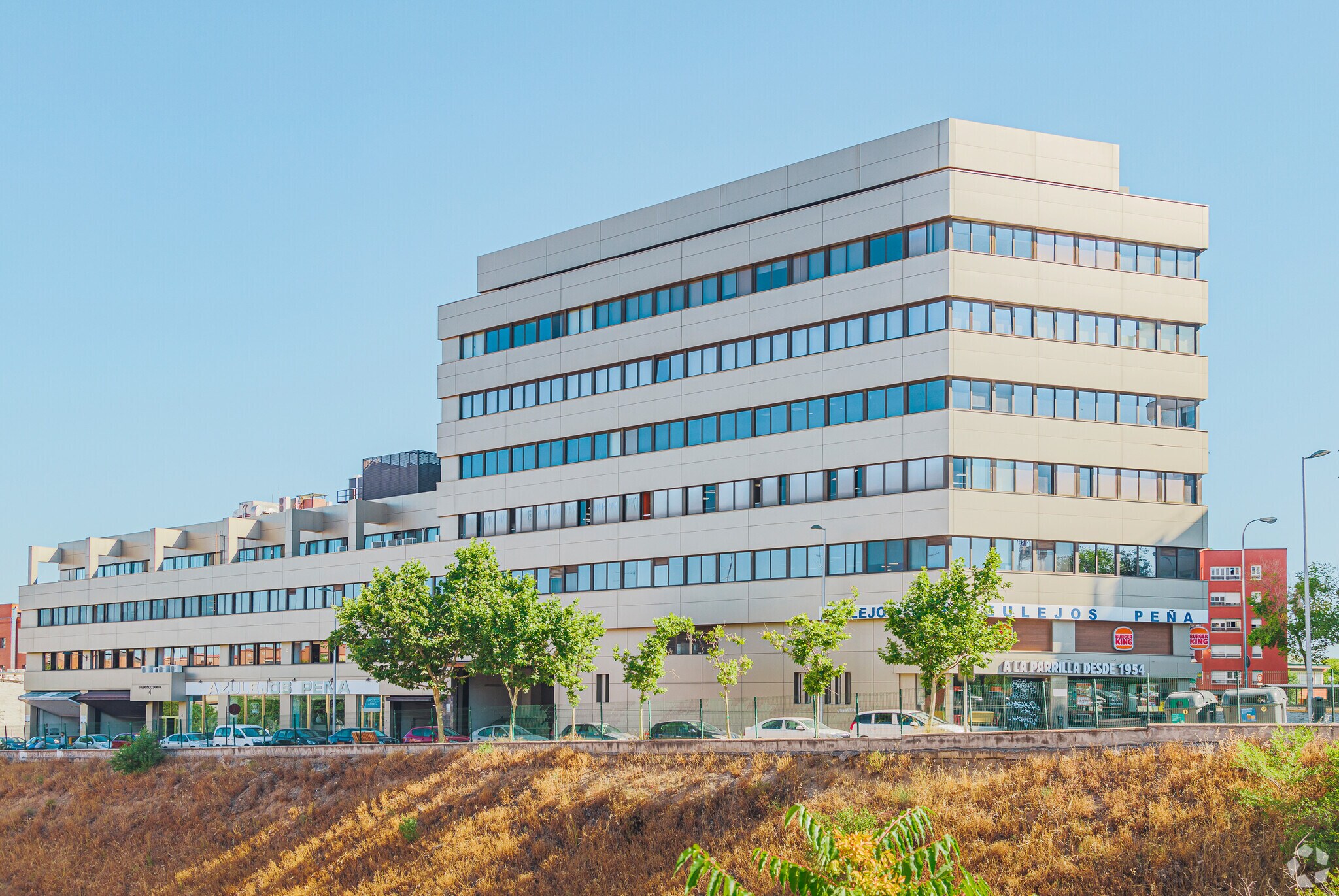 Avenida del Llano Castellano, 13, Madrid, Madrid to rent Primary Photo- Image 1 of 5