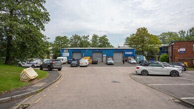 12A The Square, Wickham to rent Building Photo- Image 2 of 5