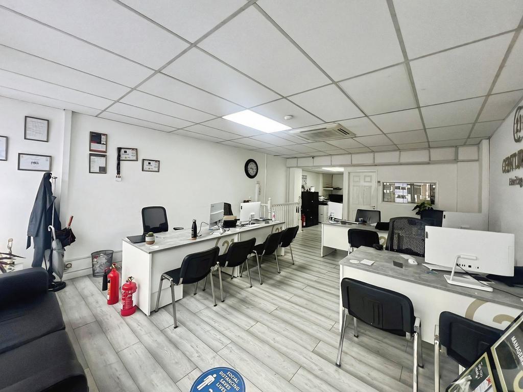 448-450 Romford Rd, London to rent Building Photo- Image 1 of 10