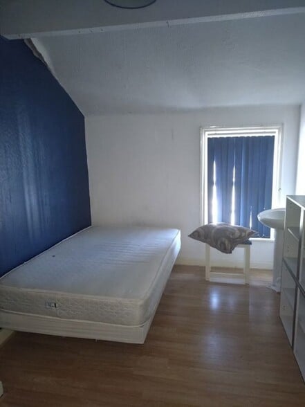 45 Woodfield Rd, Blackpool for sale - Interior Photo - Image 2 of 10