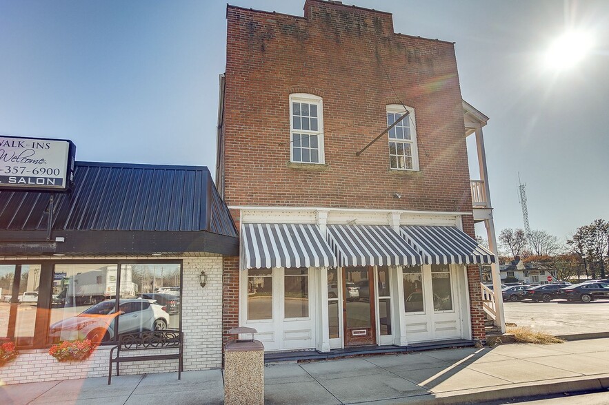 14 1/2 Main St., Pinckneyville, IL for sale - Primary Photo - Image 1 of 16