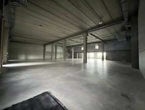 Office in Tremblay-en-France to rent Interior Photo- Image 1 of 3