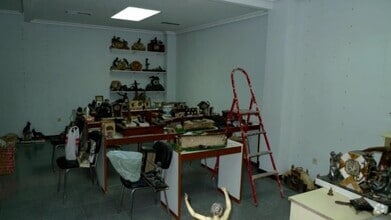 Retail in Cuenca, Cuenca to rent Interior Photo- Image 1 of 4