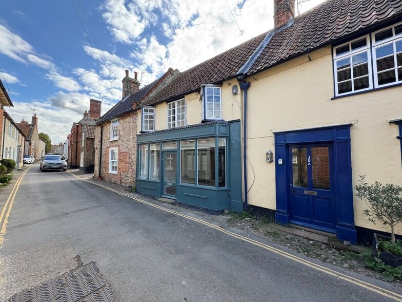 30 High St, Blakeney to rent - Building Photo - Image 1 of 1