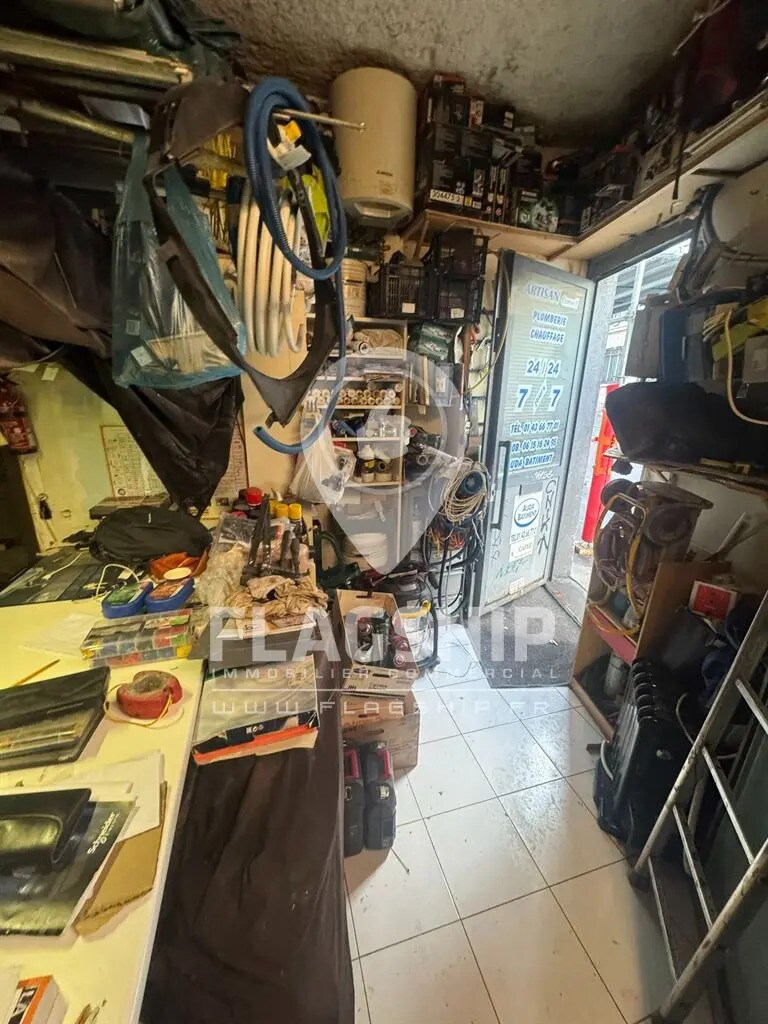 Retail in Paris to rent Interior Photo- Image 1 of 10