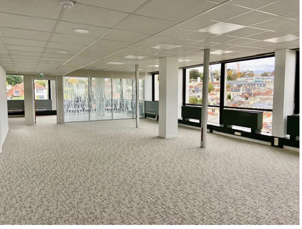 Office in Saint-Cloud to rent Interior Photo- Image 1 of 8