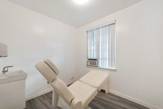 9730-9732 Wilshire Blvd, Beverly Hills, CA for rent Interior Photo- Image 1 of 7