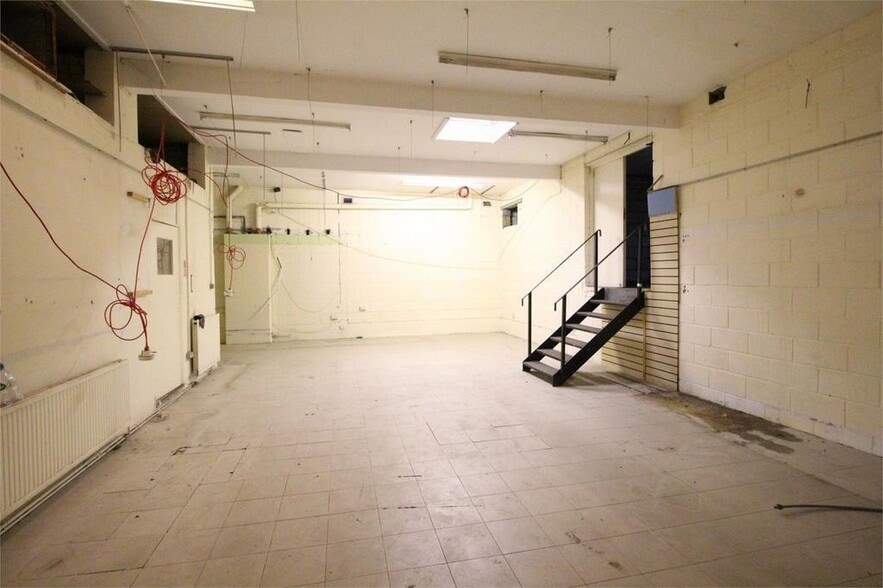 Burnt Oak Broadway, Edgware to rent - Building Photo - Image 3 of 21