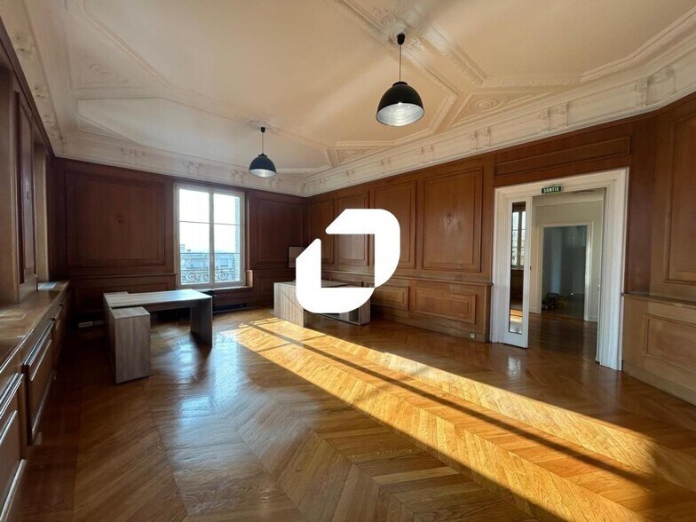 Office in Nogent-sur-Marne to rent - Building Photo - Image 2 of 11