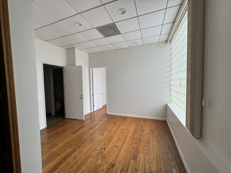 10533 Washington Blvd, Culver City, CA for rent - Interior Photo - Image 3 of 5