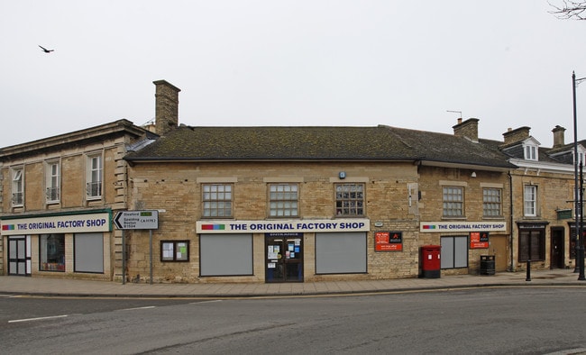 More details for 1-3 Market Pl, Peterborough - Retail to Rent